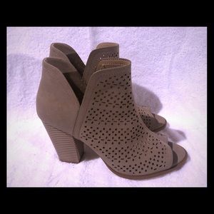 Ankle bootie peep toe Brand New, never worn